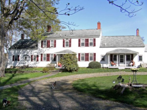 The 1810 Juliand House Bed & Breakfast